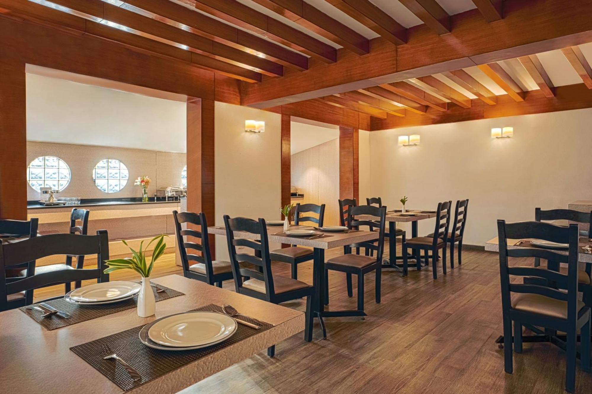 Country Inn Goa Varca Beach - 2 Minutes Walk To The Beach Extérieur photo
