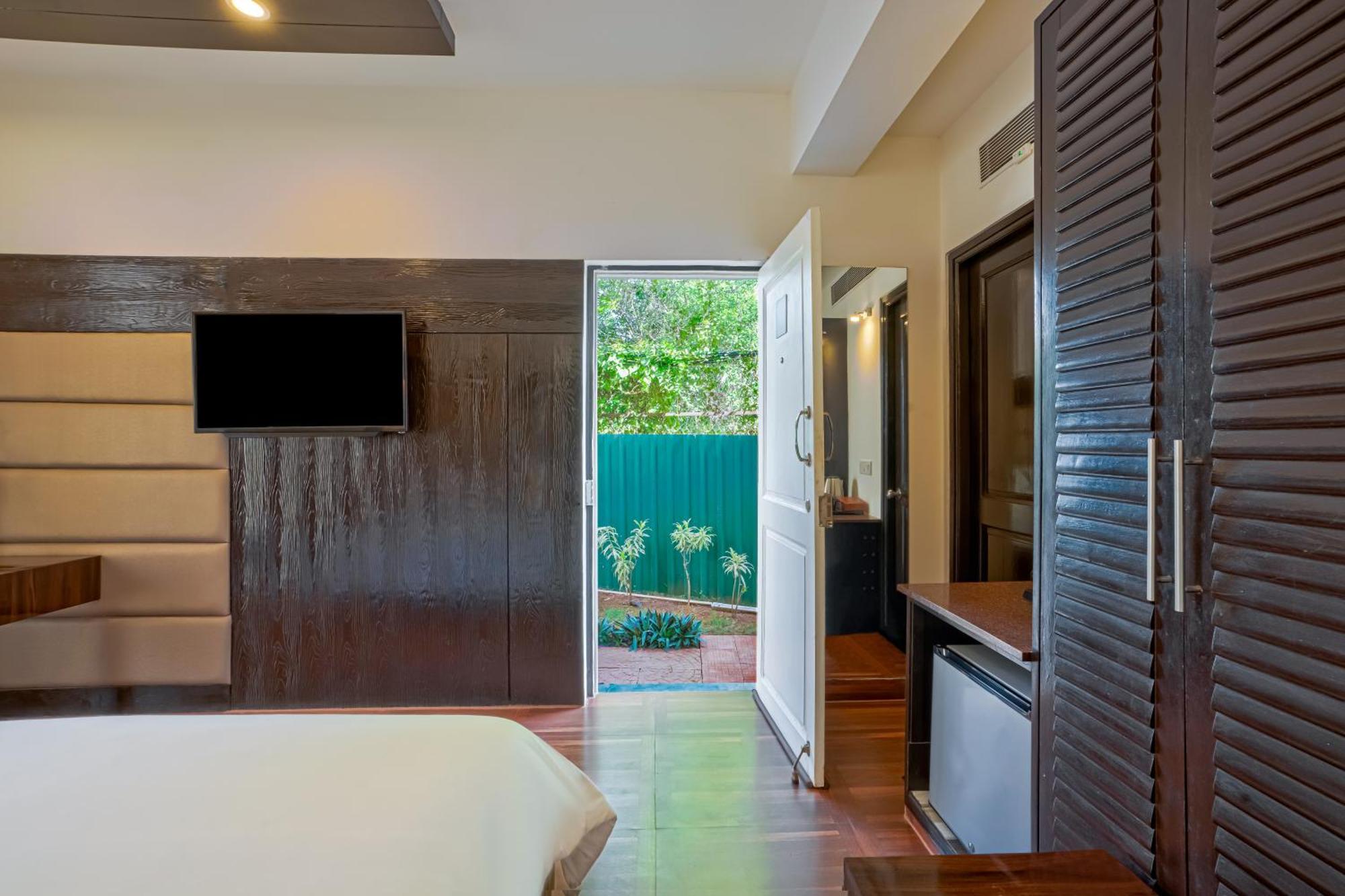Country Inn Goa Varca Beach - 2 Minutes Walk To The Beach Extérieur photo